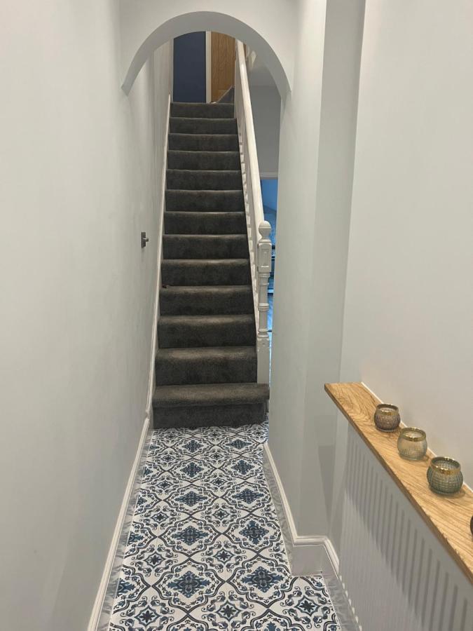Luxury 2 Bed Apartment Great Location Stoke-on-Trent ภายนอก รูปภาพ