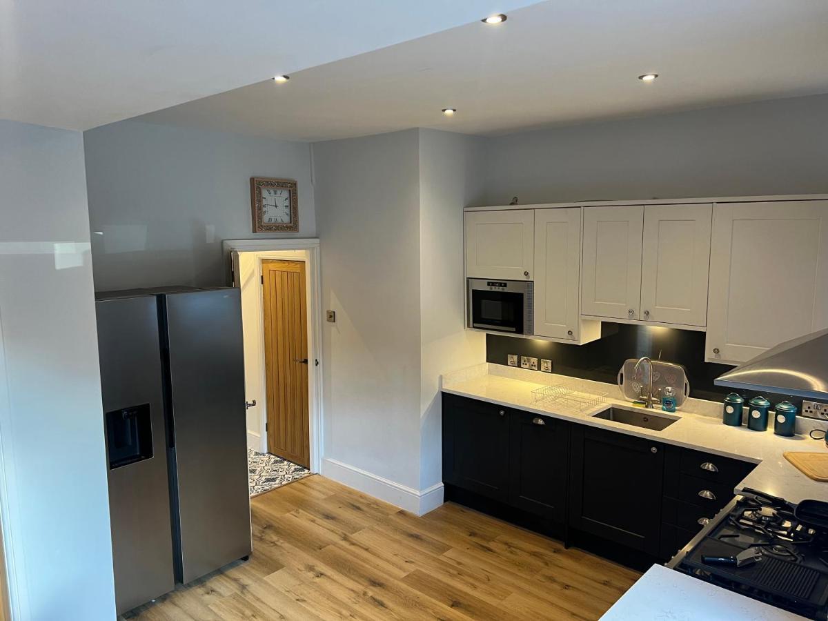Luxury 2 Bed Apartment Great Location Stoke-on-Trent ภายนอก รูปภาพ