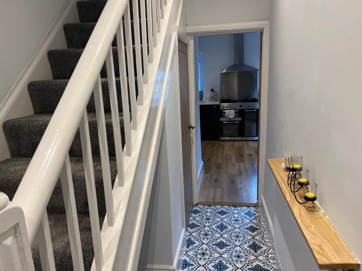 Luxury 2 Bed Apartment Great Location Stoke-on-Trent ภายนอก รูปภาพ