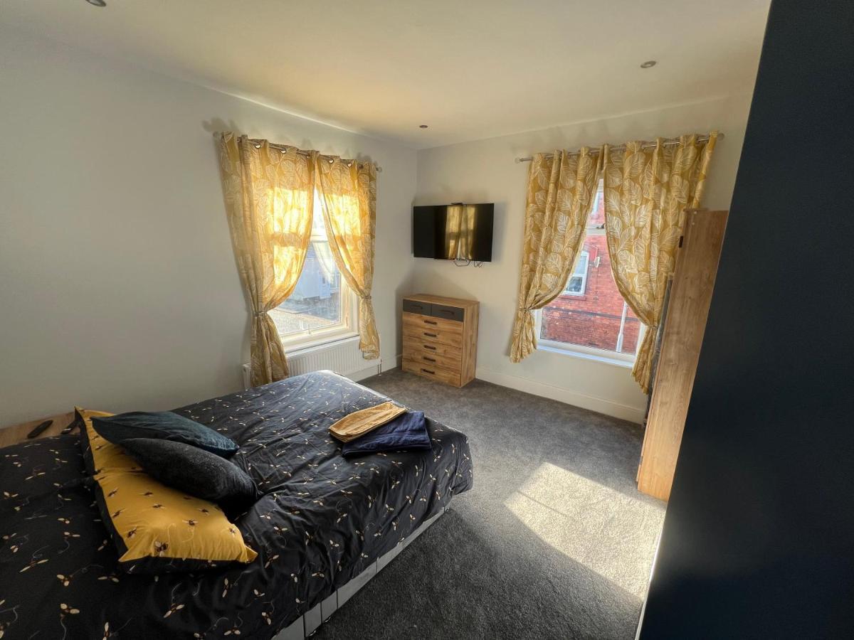 Luxury 2 Bed Apartment Great Location Stoke-on-Trent ภายนอก รูปภาพ