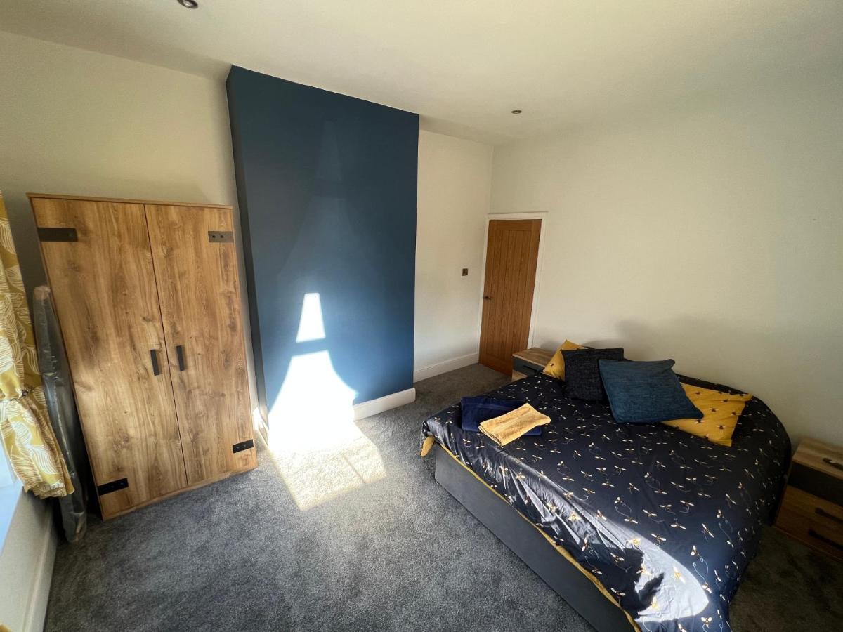 Luxury 2 Bed Apartment Great Location Stoke-on-Trent ภายนอก รูปภาพ