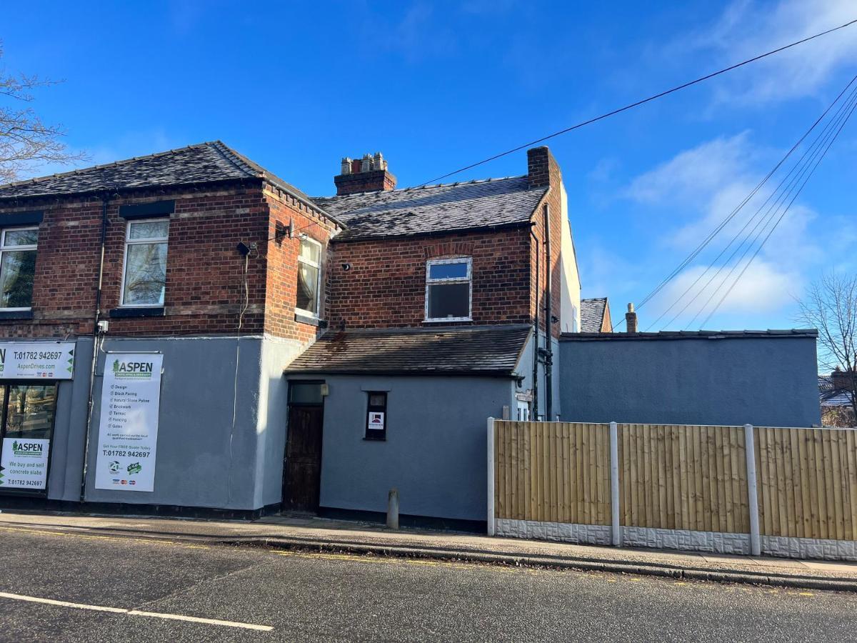 Luxury 2 Bed Apartment Great Location Stoke-on-Trent ภายนอก รูปภาพ