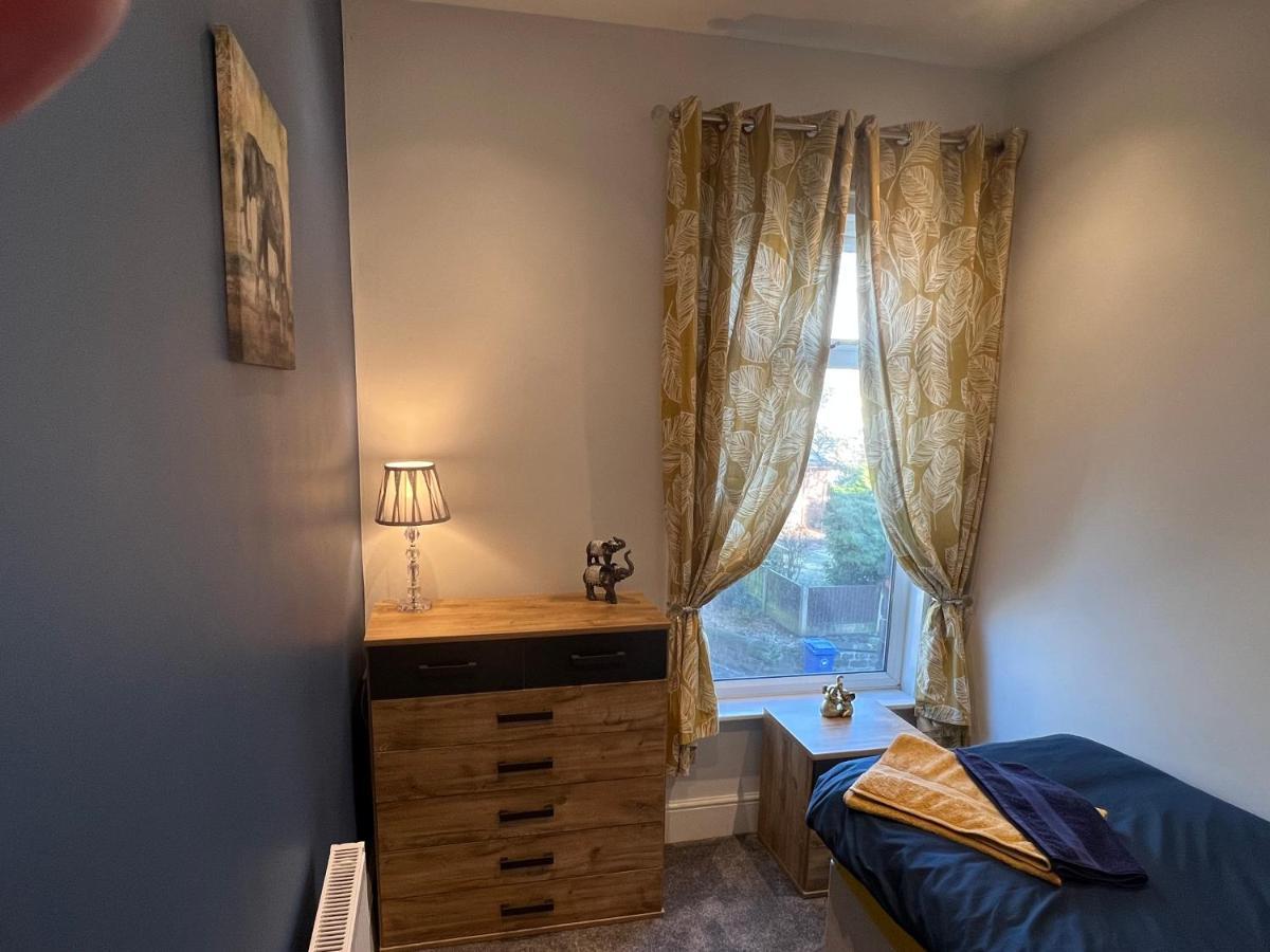 Luxury 2 Bed Apartment Great Location Stoke-on-Trent ภายนอก รูปภาพ